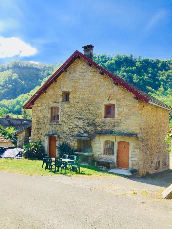 Gite Des Reculees Ladoye-sur-Seille ภายนอก รูปภาพ