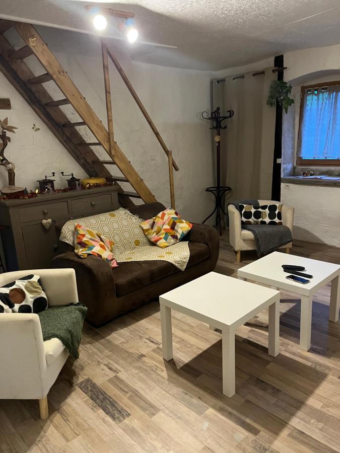Gite Des Reculees Ladoye-sur-Seille ภายนอก รูปภาพ